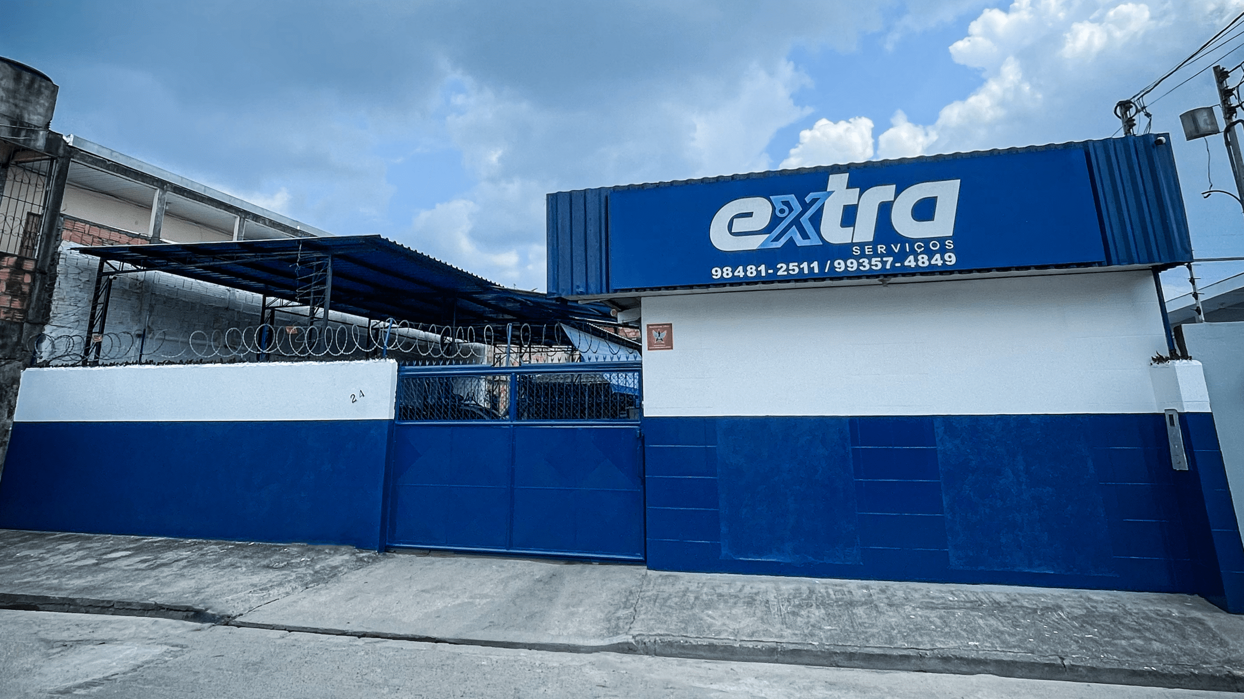 Fachada-Extra-min